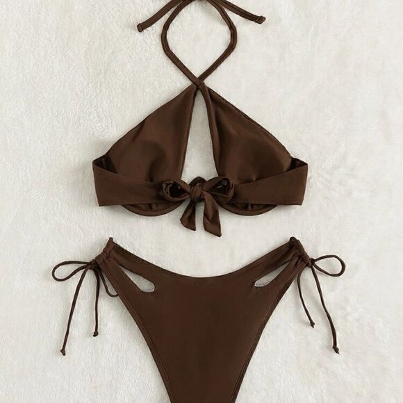 Bikini    - Picture 8 of 10